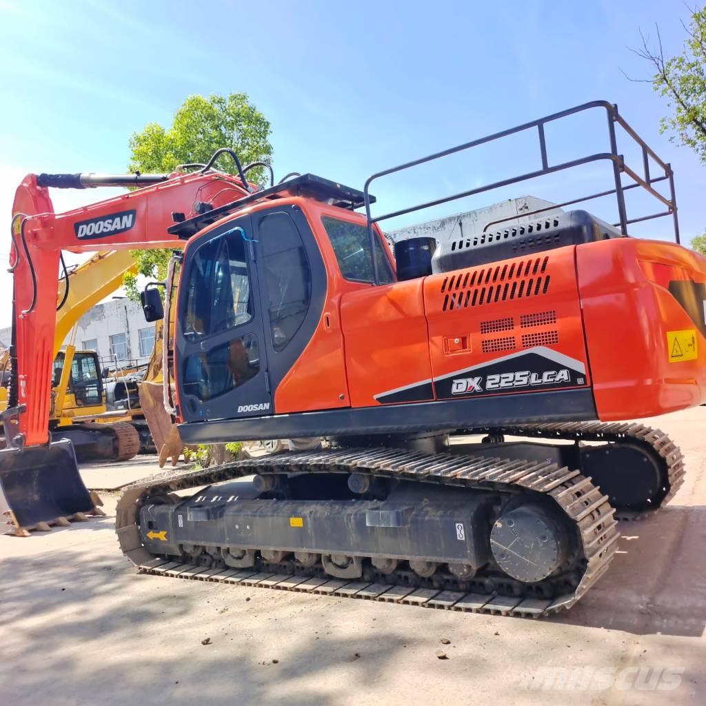 Doosan DX 225 LC-9C 大型油圧ショベル12t以上（パワーショベル・ユンボ）