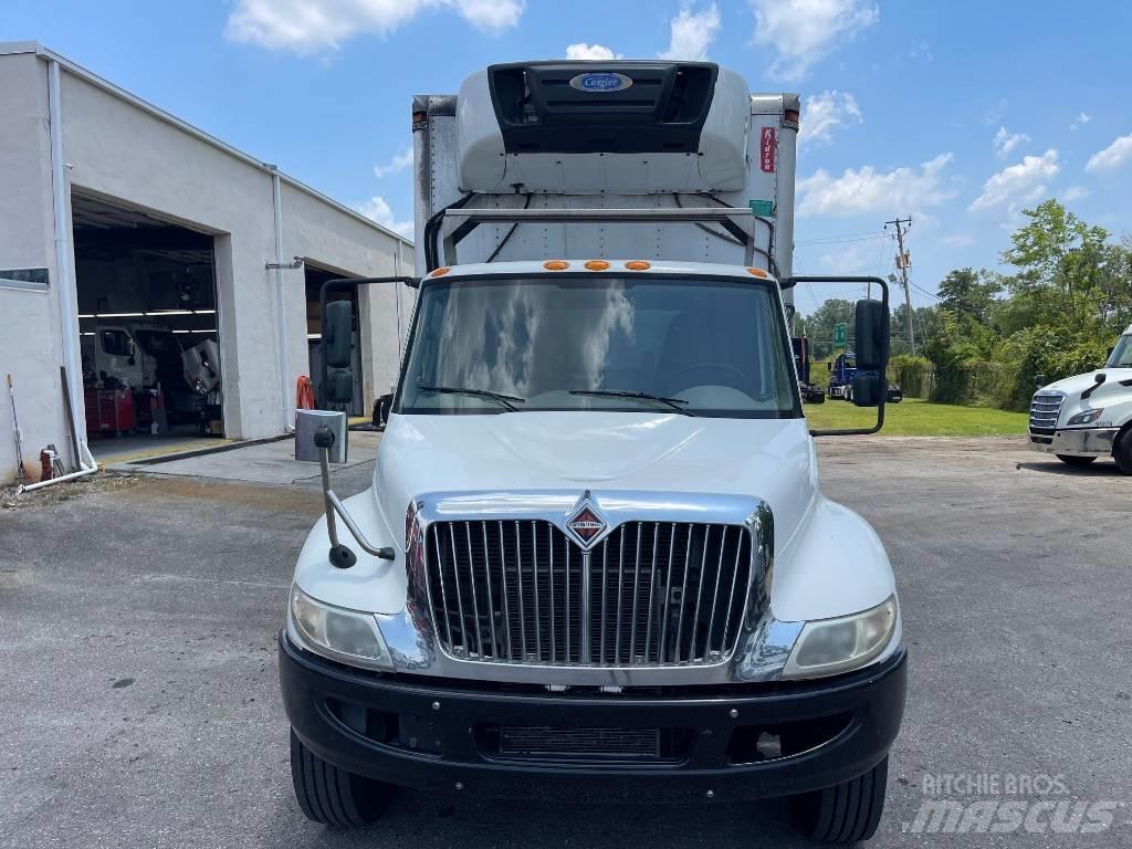 International 4300 冷凍冷蔵車