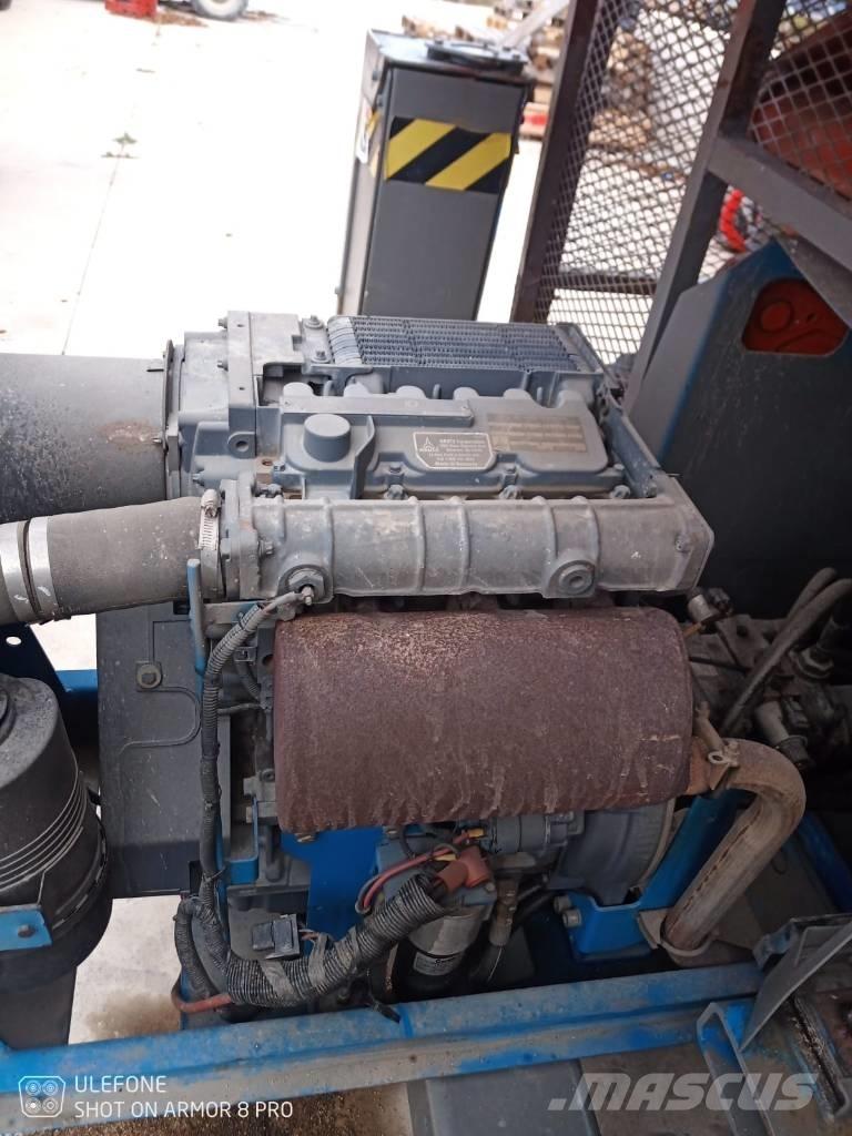 Genie GS 4390 RT シザースリフト