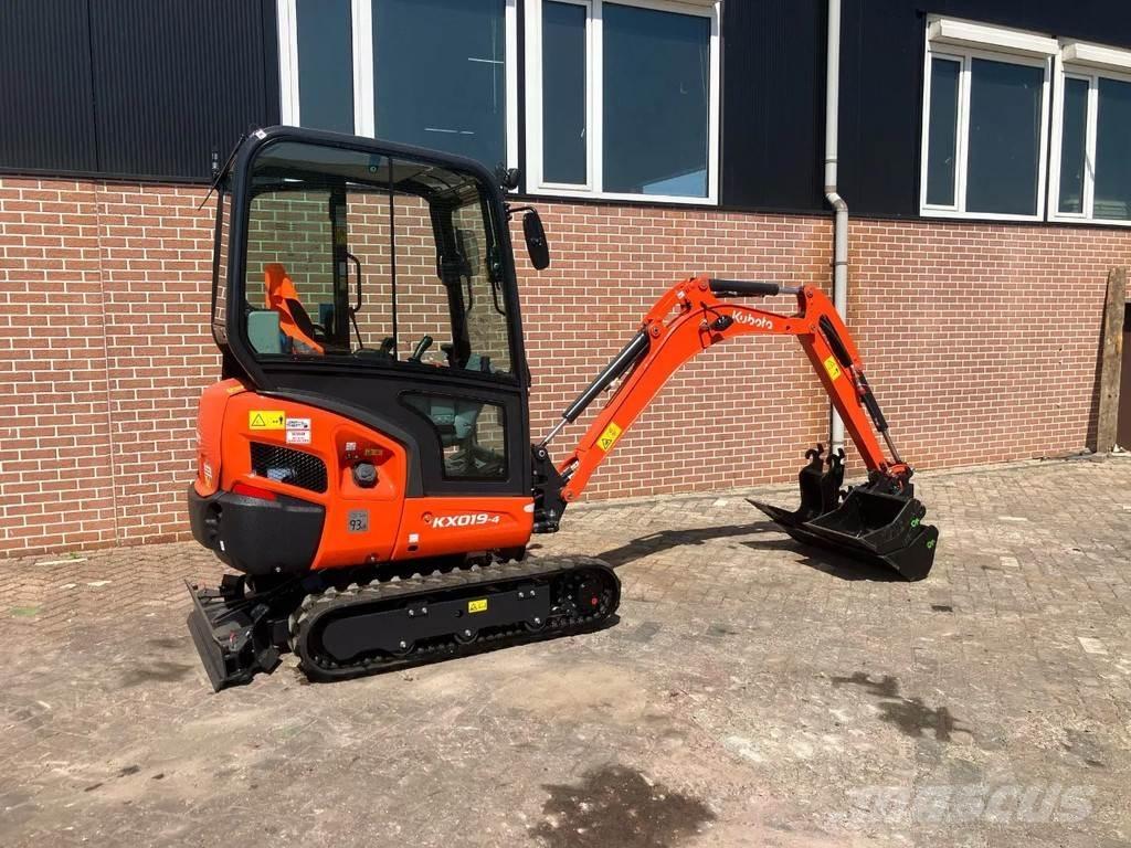 Kubota KX019 4 ミニ油圧ショベル 7t以下（ミニユンボ・ミニディガー）