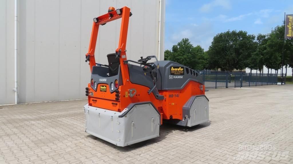 Hamm HD14i TT タイヤローラ