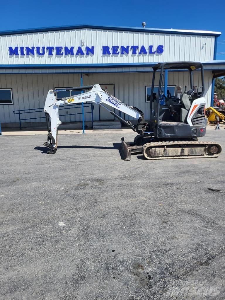 Bobcat E35 ミニ油圧ショベル 7t以下（ミニユンボ・ミニディガー）