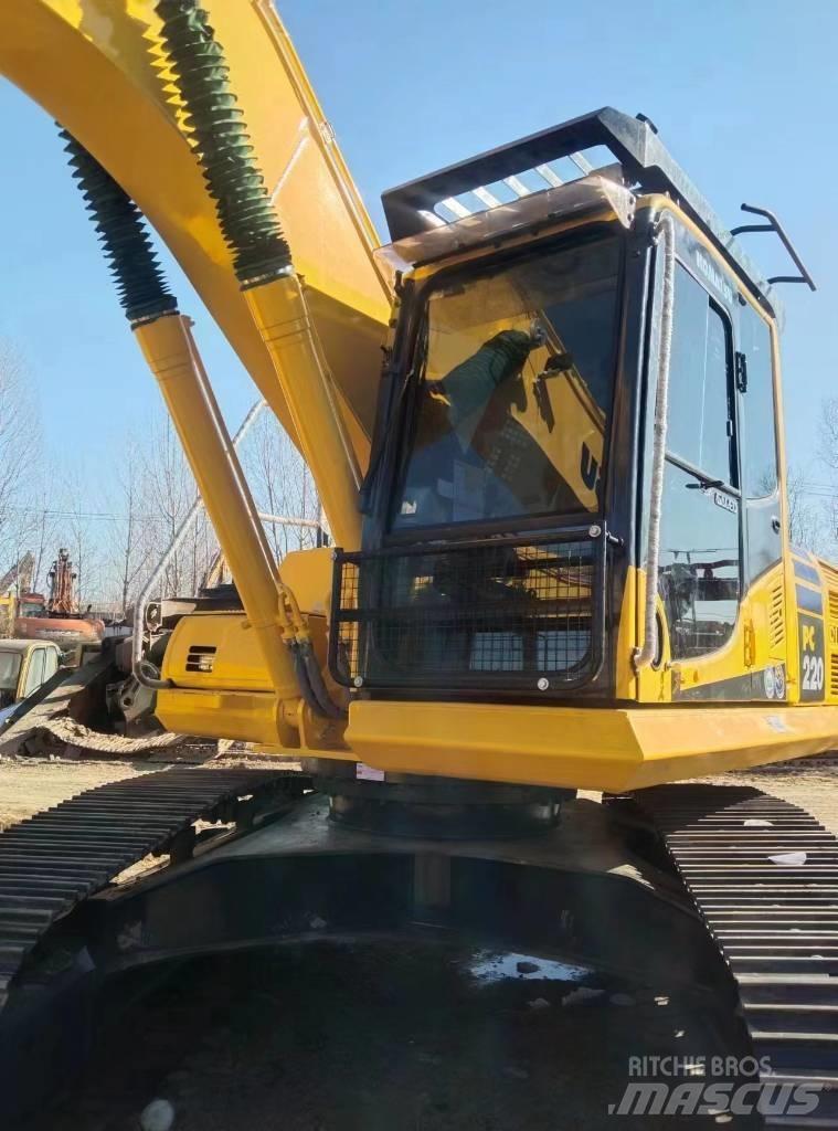 Komatsu 220-8 大型油圧ショベル12t以上（パワーショベル・ユンボ）