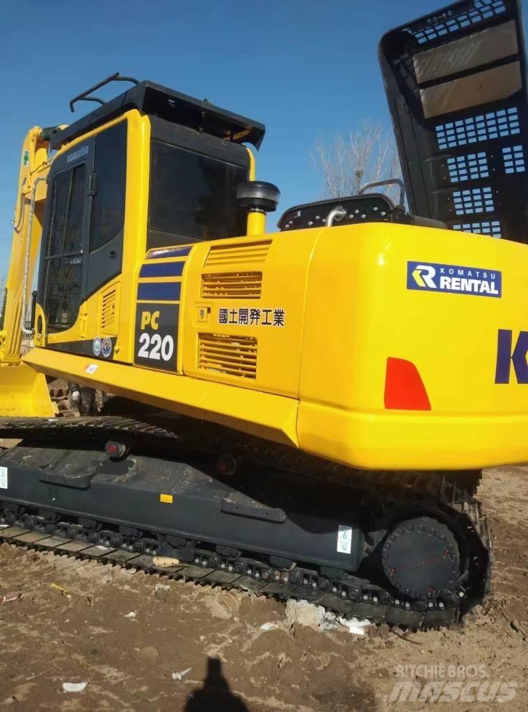 Komatsu 220-8 大型油圧ショベル12t以上（パワーショベル・ユンボ）