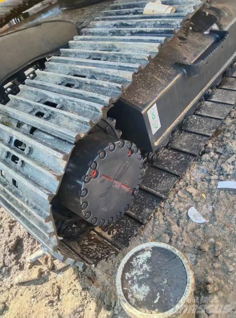 Komatsu 220-8 大型油圧ショベル12t以上（パワーショベル・ユンボ）