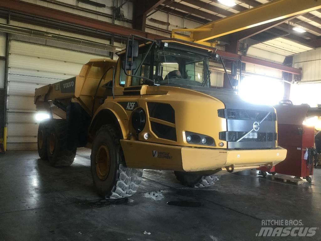 Volvo A 25 F アーティキュレート式ダンプトラック