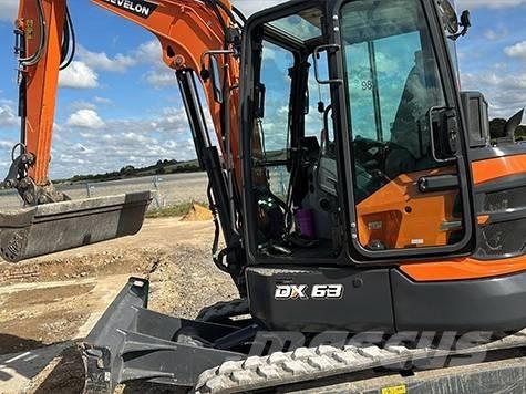 Develon DX 63-7 ミニ油圧ショベル 7t以下（ミニユンボ・ミニディガー）