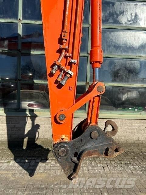 Hitachi ZX 160 W ホイール式油圧ショベル（パワーショベル・ユンボ・バックホー）