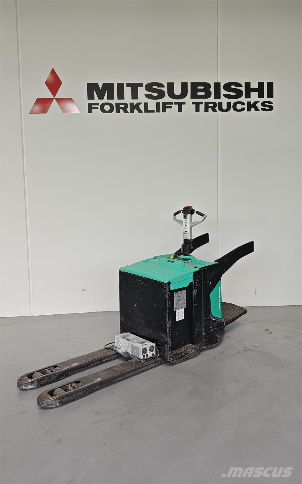 Mitsubishi PBV20N2 プラットホームトラック