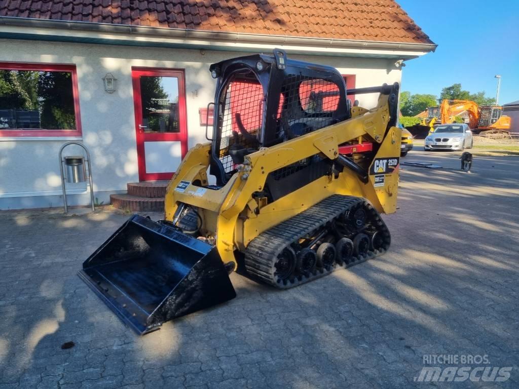 CAT 257 D スキッドステアローダー