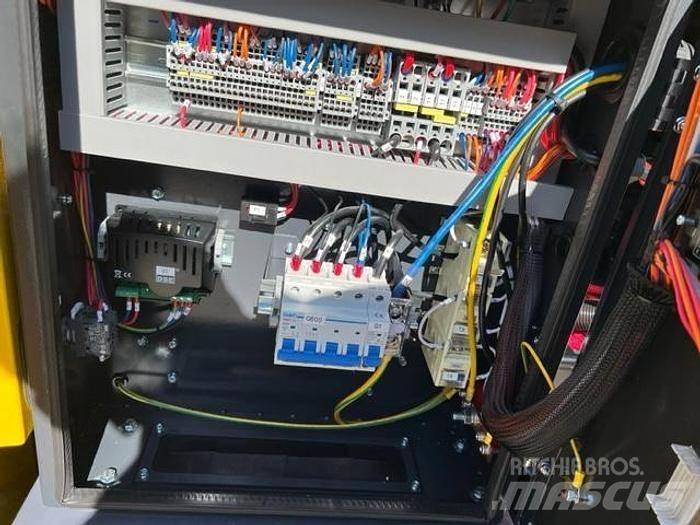 Atlas Copco QES 30 その他の発電機