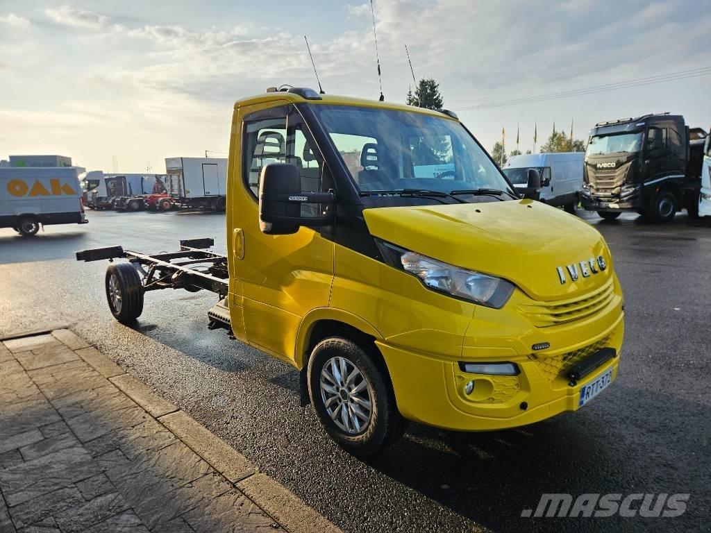 Iveco 35S18 ボックストラック