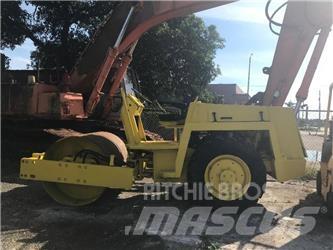 Bomag BW 142 D-2 ソイルコンパクター