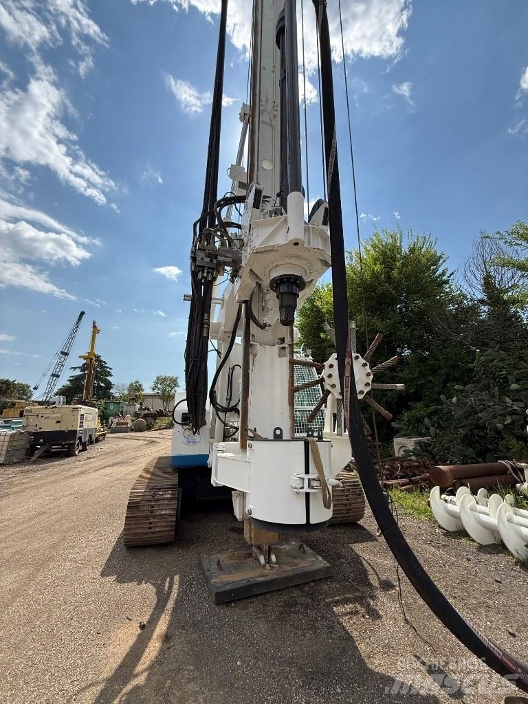 Soilmec R 210 杭打ち機