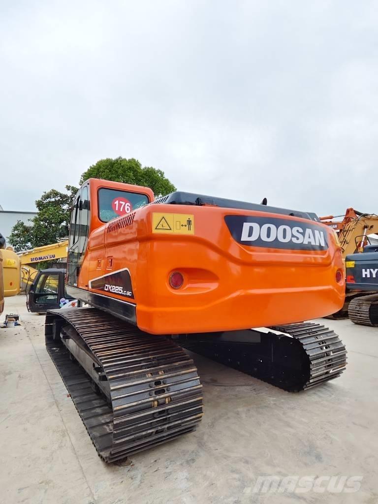 Doosan DX 225 LC-9C 大型油圧ショベル12t以上（パワーショベル・ユンボ）
