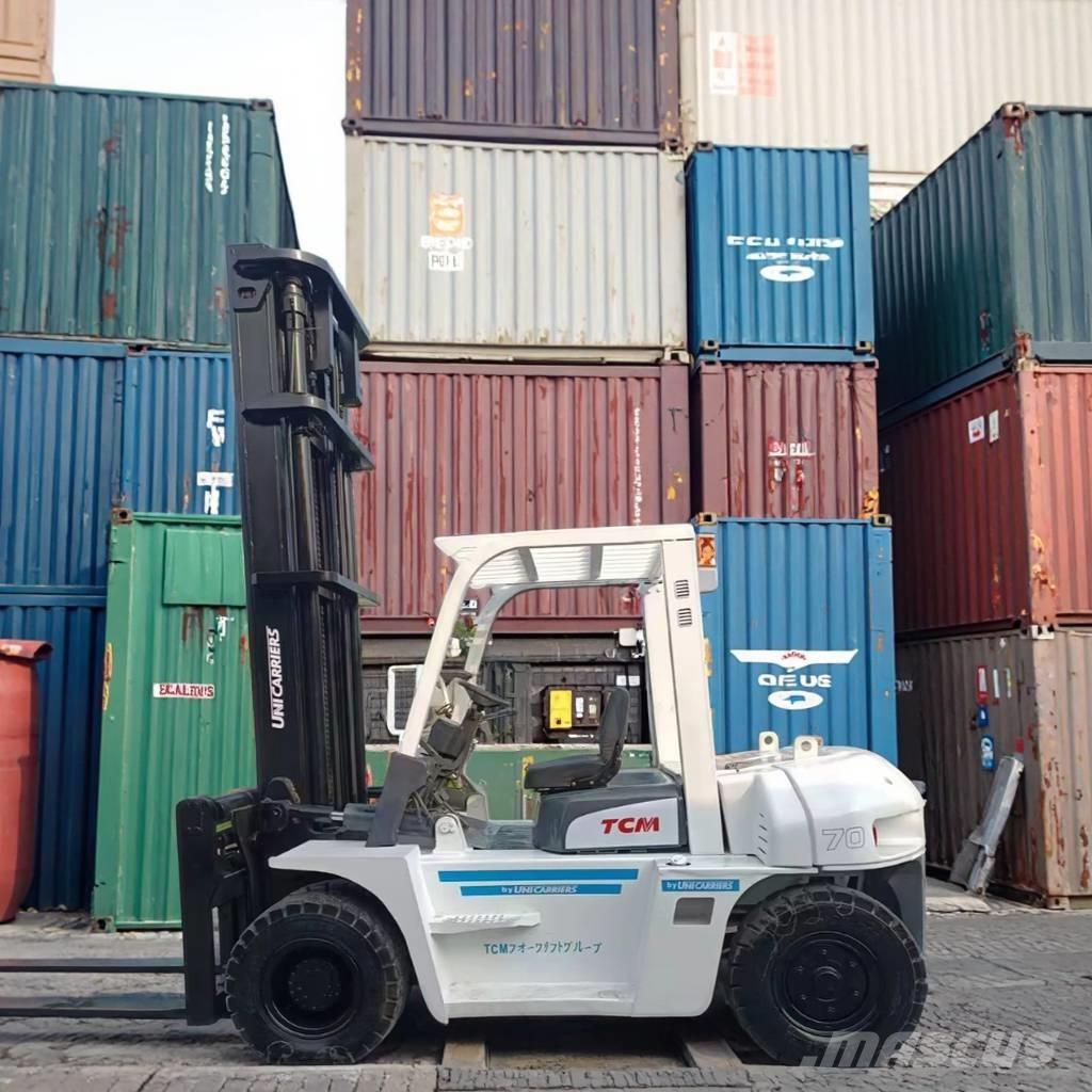 TCM FD 70 Z8 ボックスボディー、ウイング、箱車