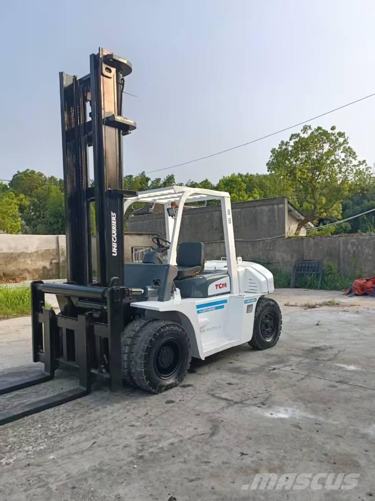 TCM FD 70 Z8 ボックスボディー、ウイング、箱車