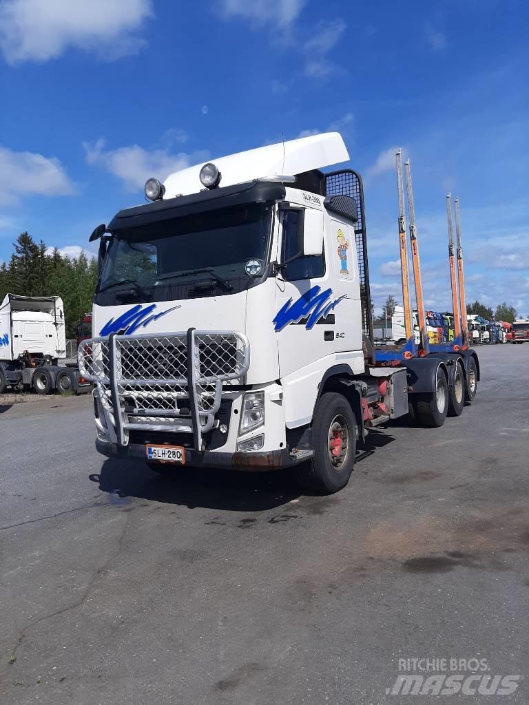 Volvo FH 13 木材トラック