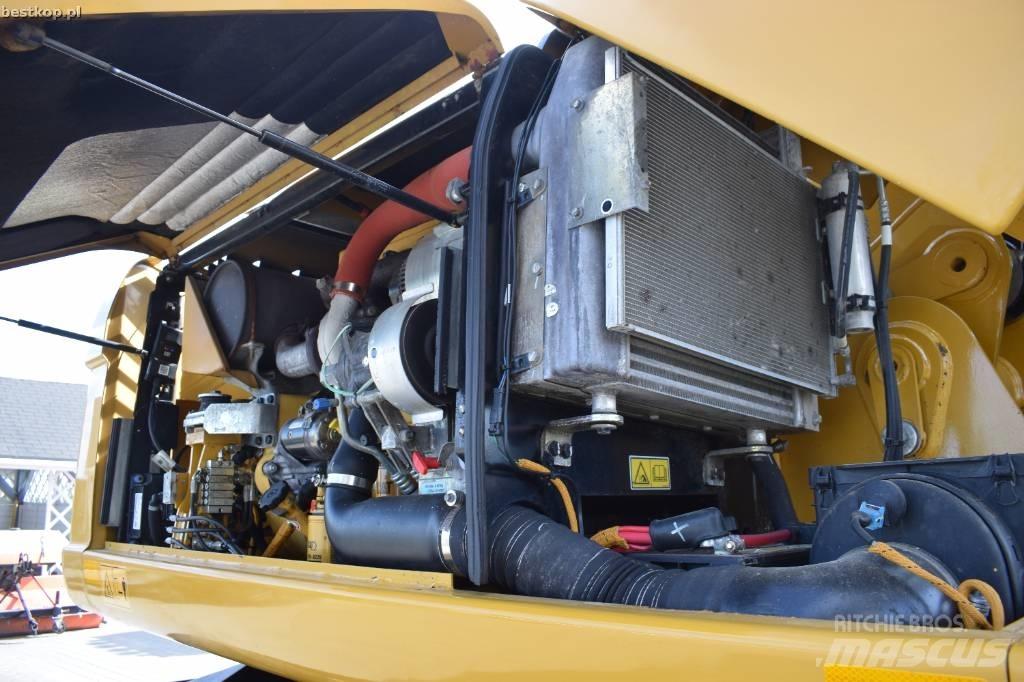 CAT M 313 D ホイール式油圧ショベル（パワーショベル・ユンボ・バックホー）