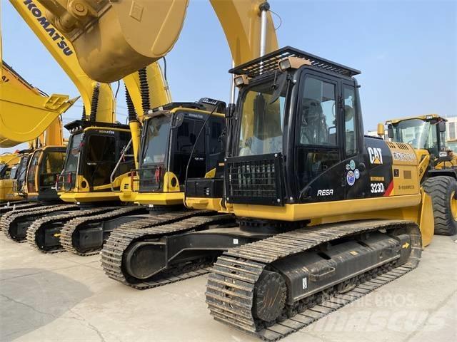 CAT 323 D L 大型油圧ショベル12t以上（パワーショベル・ユンボ）