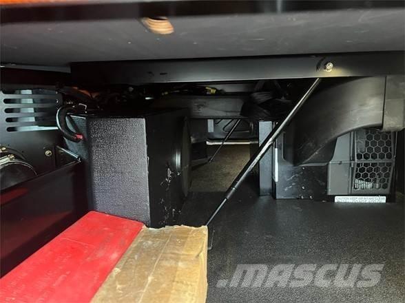 Peterbilt 579 中古トラクターヘッド | トレーラーヘッド