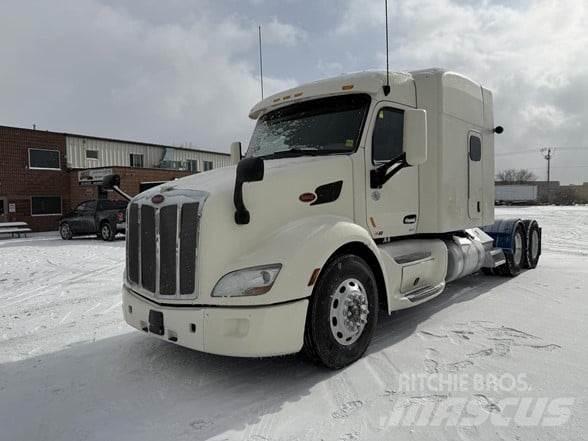 Peterbilt 579 中古トラクターヘッド | トレーラーヘッド