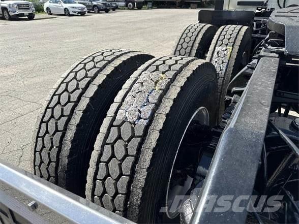 Peterbilt 579 中古トラクターヘッド | トレーラーヘッド