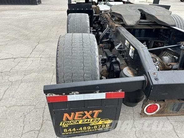 Peterbilt 579 中古トラクターヘッド | トレーラーヘッド