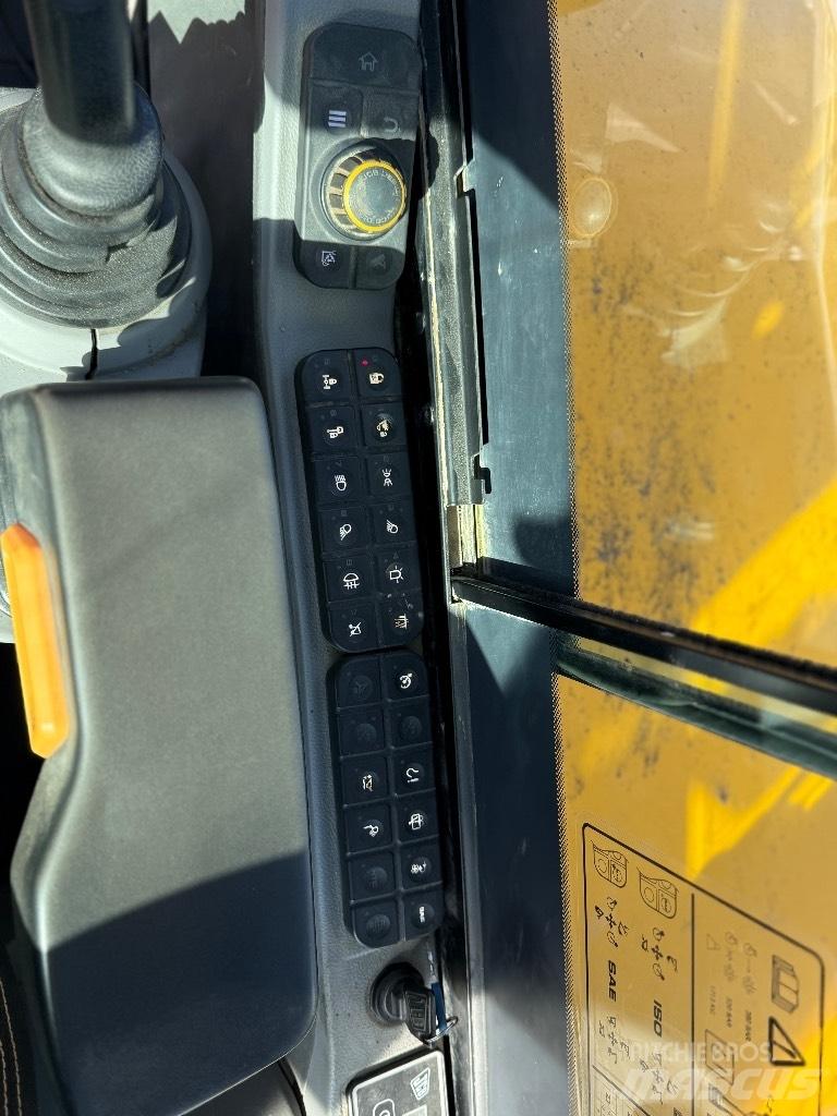 JCB Hydradig ホイール式油圧ショベル（パワーショベル・ユンボ・バックホー）