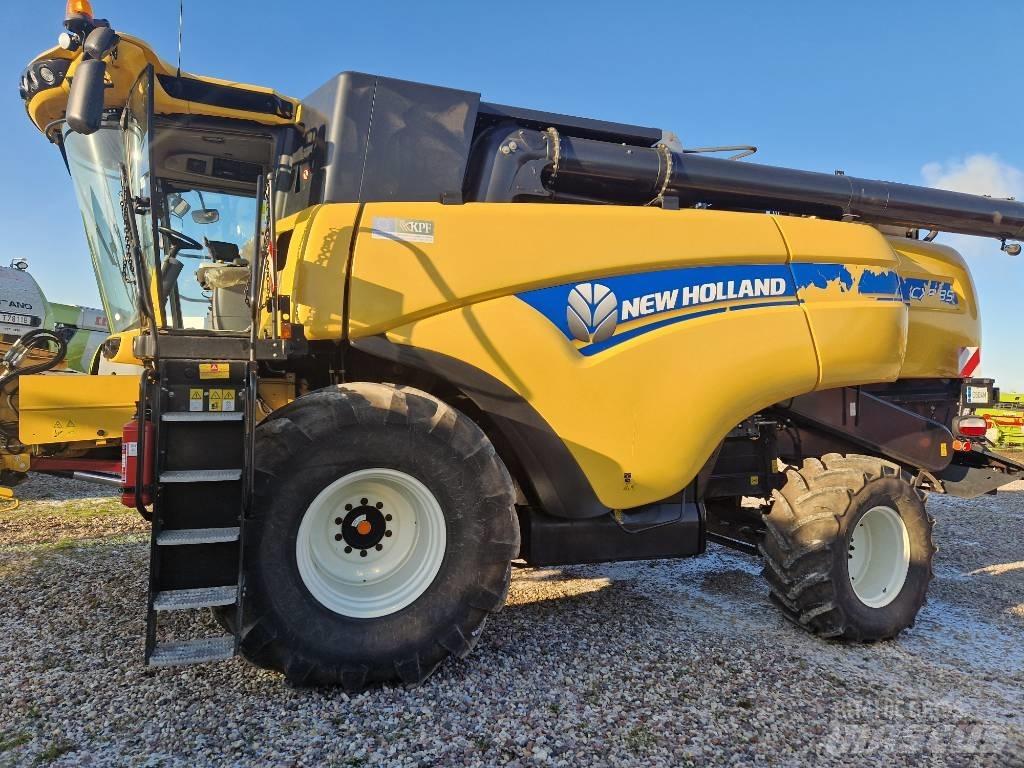 New Holland CX 8.85 コンバイン