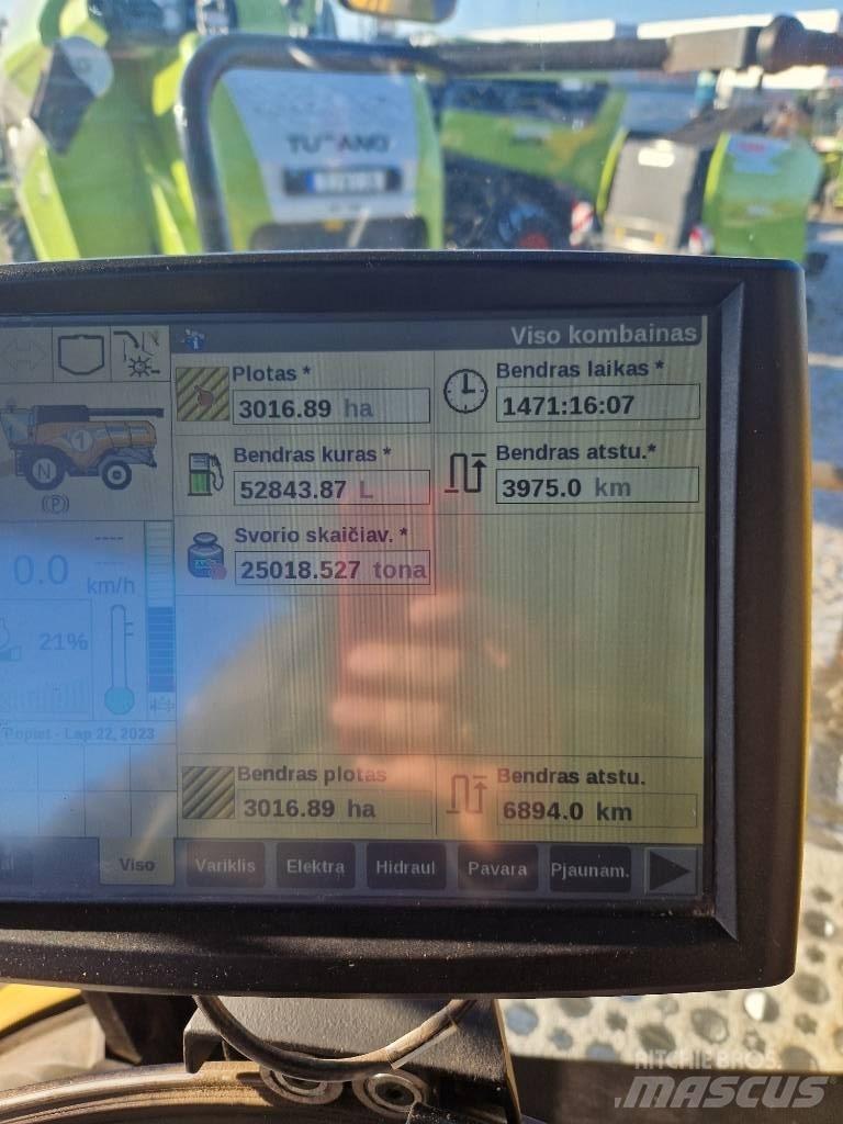 New Holland CX 8.85 コンバイン