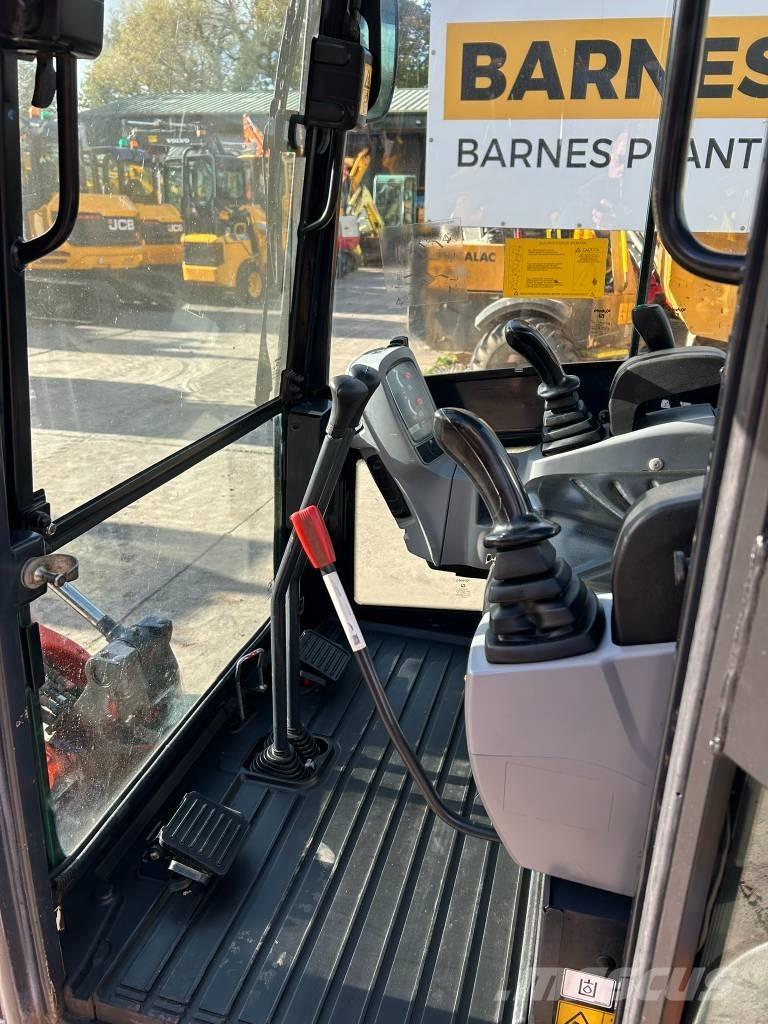 Kubota KX 016-4 ミニ油圧ショベル 7t以下（ミニユンボ・ミニディガー）