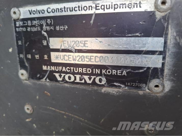 Volvo EW 205E ホイール式油圧ショベル（パワーショベル・ユンボ・バックホー）