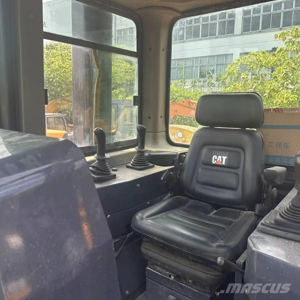 CAT D 8 R ブルドーザー