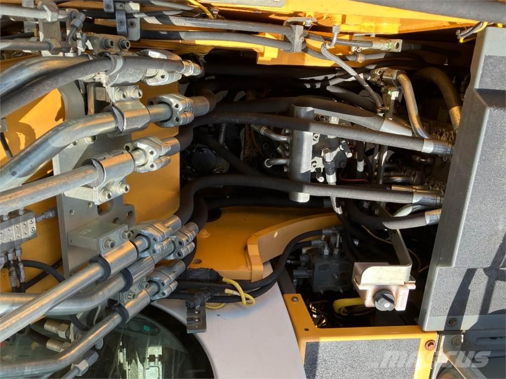 Liebherr R926 大型油圧ショベル12t以上（パワーショベル・ユンボ）