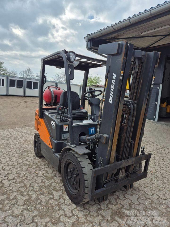 Doosan G 25 P-7 建設機械 -　その他