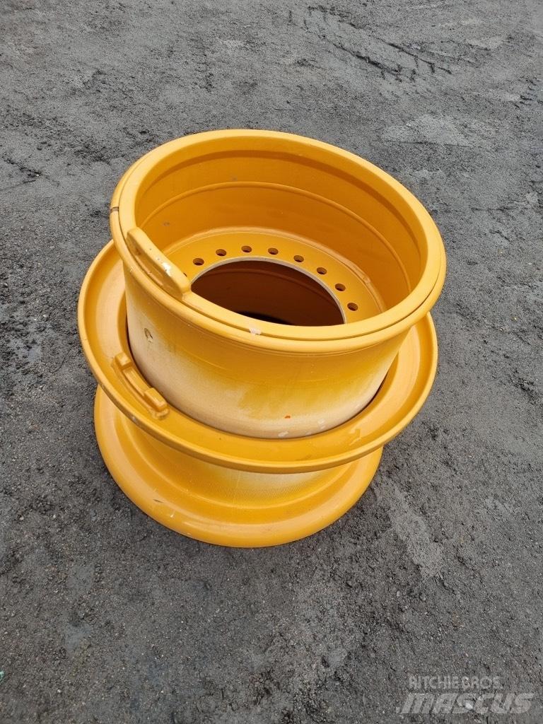 CASE 921 E rims タイヤ、ホイル、リム