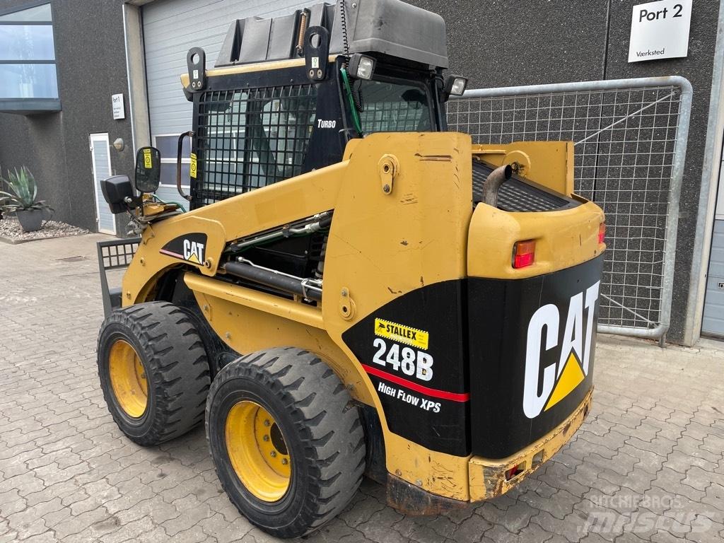 CAT 248B High Flow スキッドステアローダー