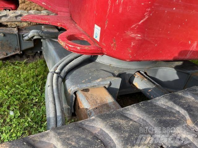 Takeuchi TB 225 ミニ油圧ショベル 7t以下（ミニユンボ・ミニディガー）