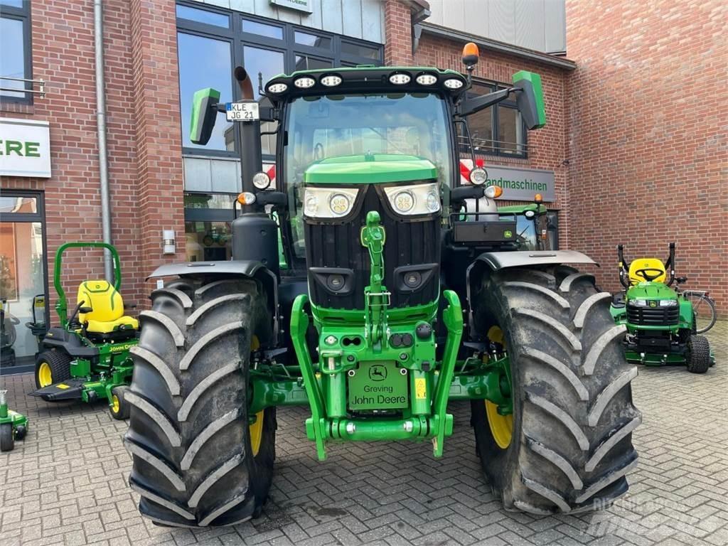 John Deere 6R215 トラクター