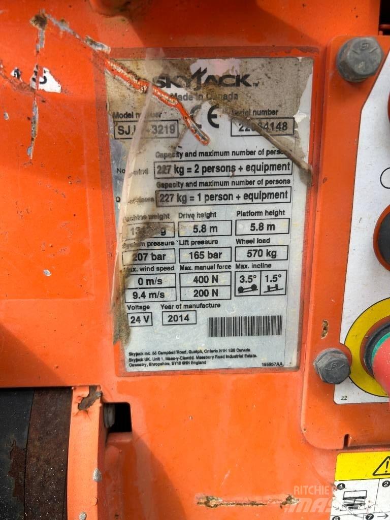 SkyJack SJ III 3219 シザースリフト