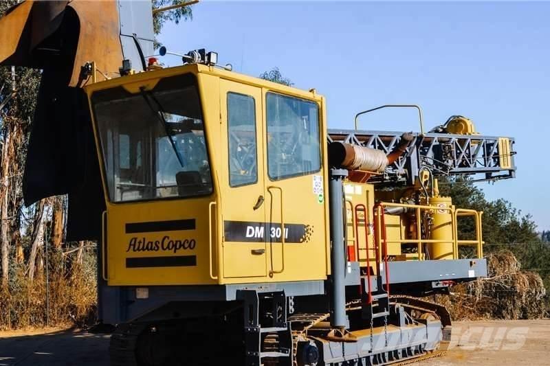 Atlas Copco DM30 サーフェイスドリルリグ