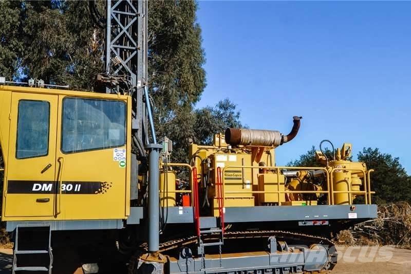 Atlas Copco DM30 サーフェイスドリルリグ