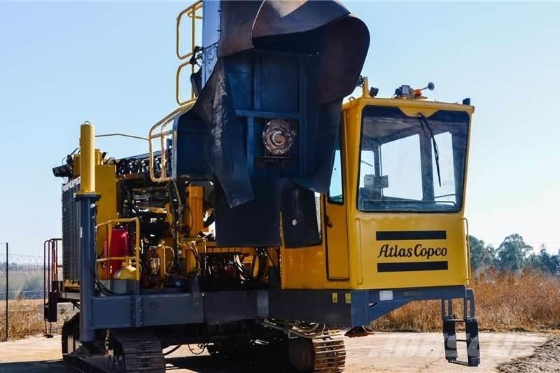 Atlas Copco DM30 サーフェイスドリルリグ