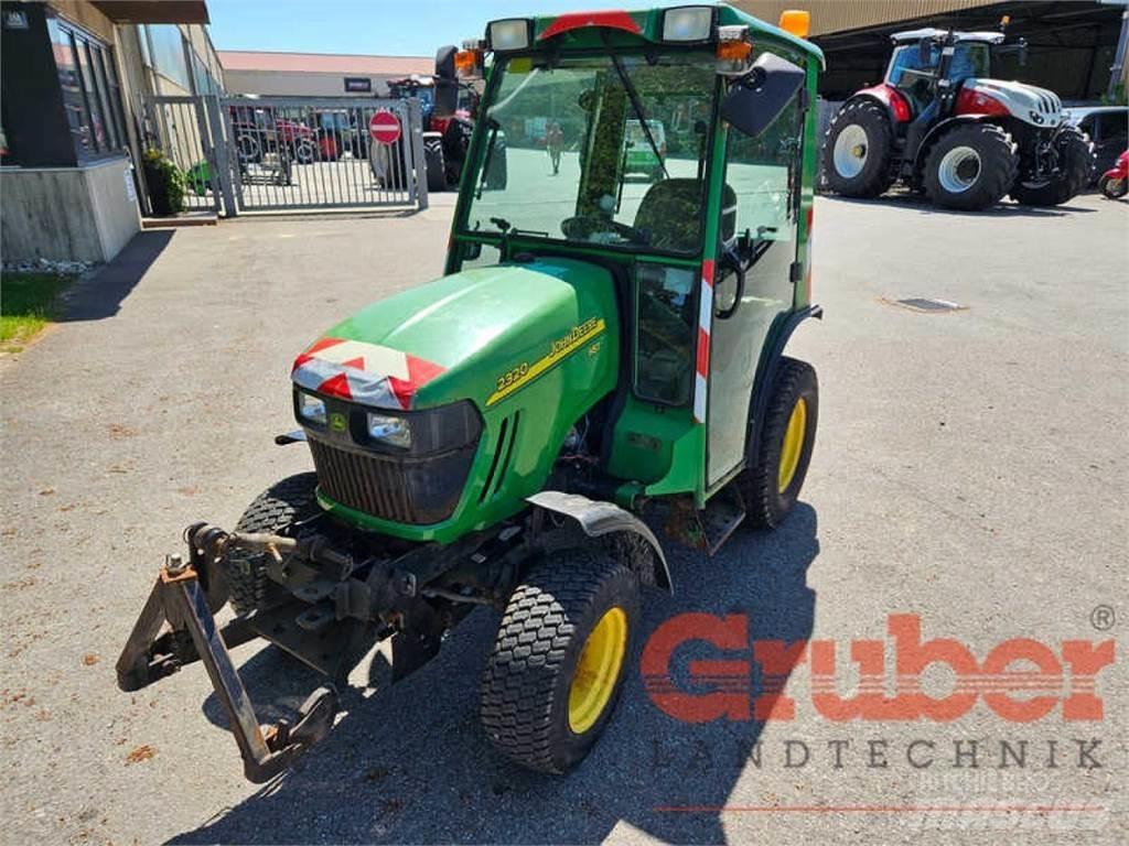 John Deere 2320 トラクター