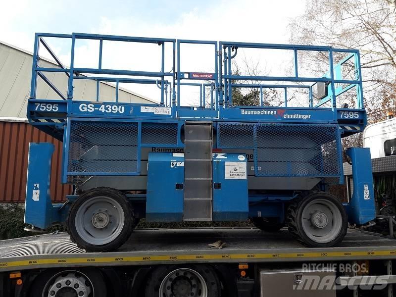Genie GS 4390 RT シザースリフト