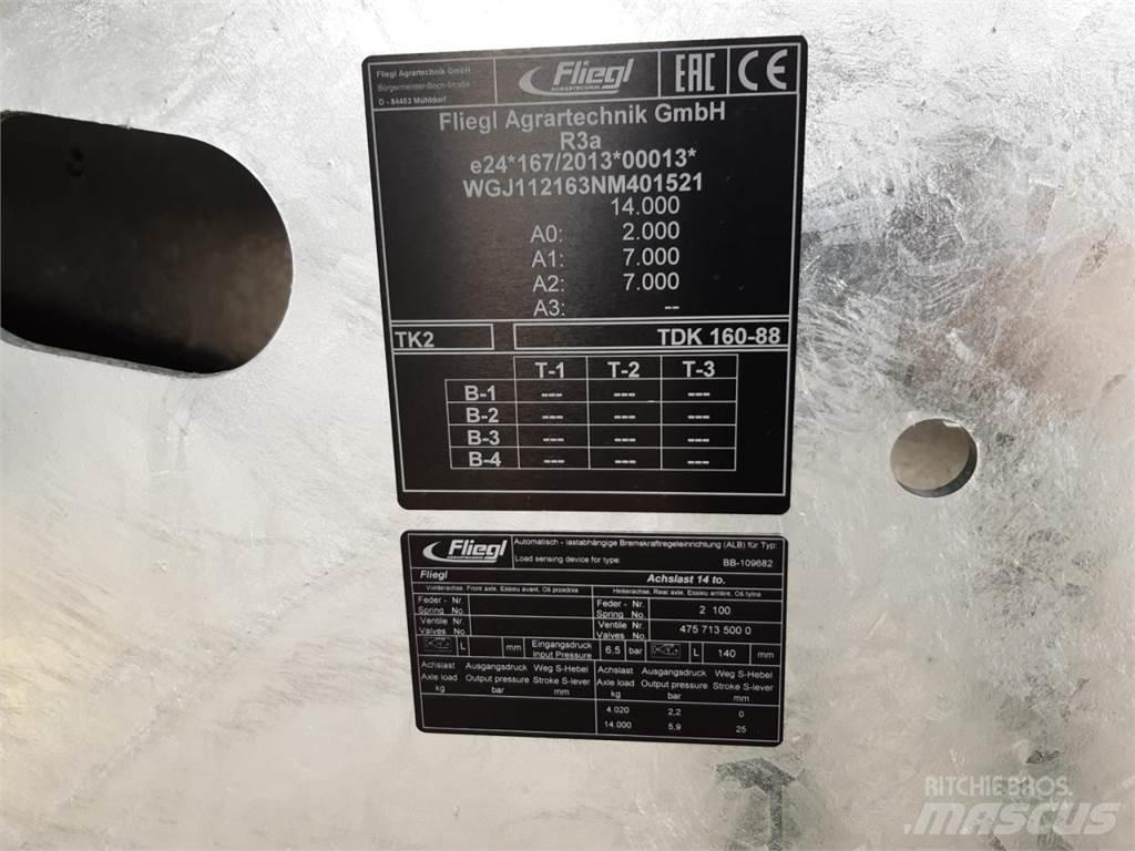 Fliegl TDK 160-88 ダンプトレーラー