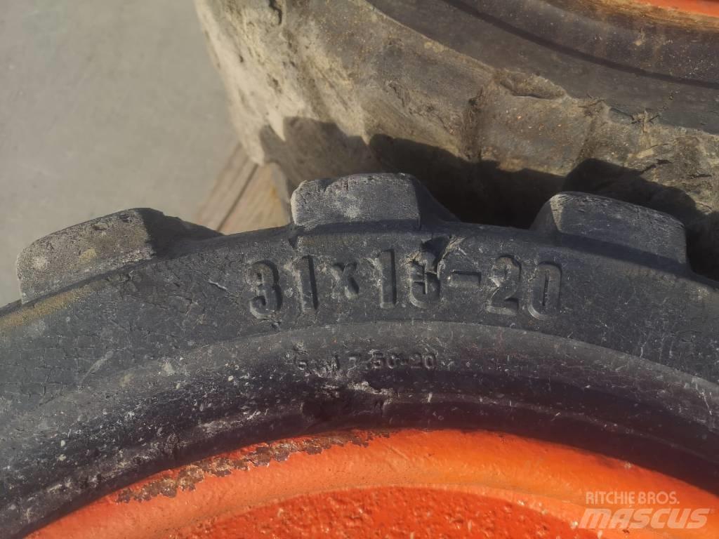 Trelleborg 31x10-20 タイヤ、ホイル、リム