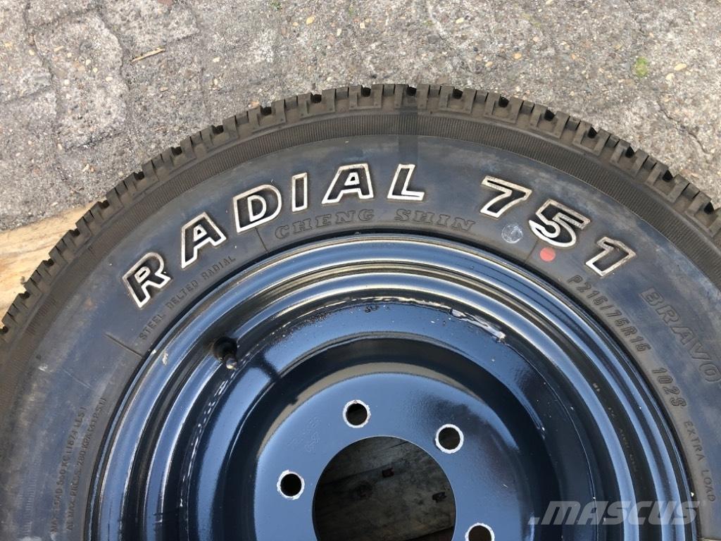  Radial 751 コンパクトトラクター