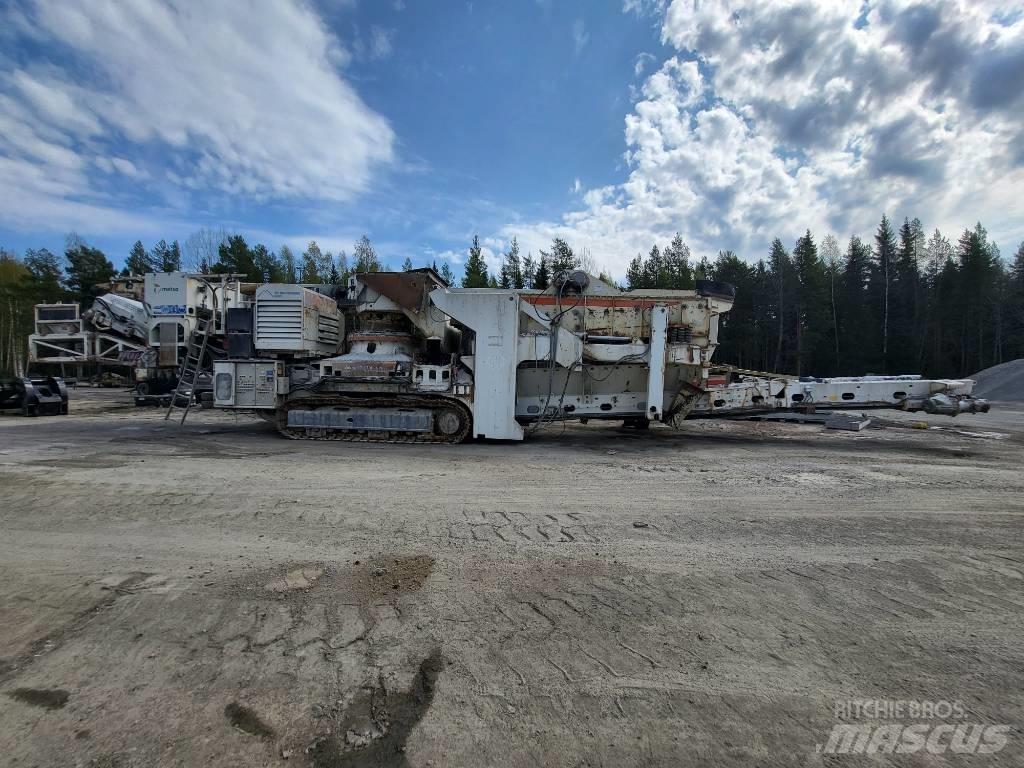 Metso LT 300 GPB 自走式クラッシャー